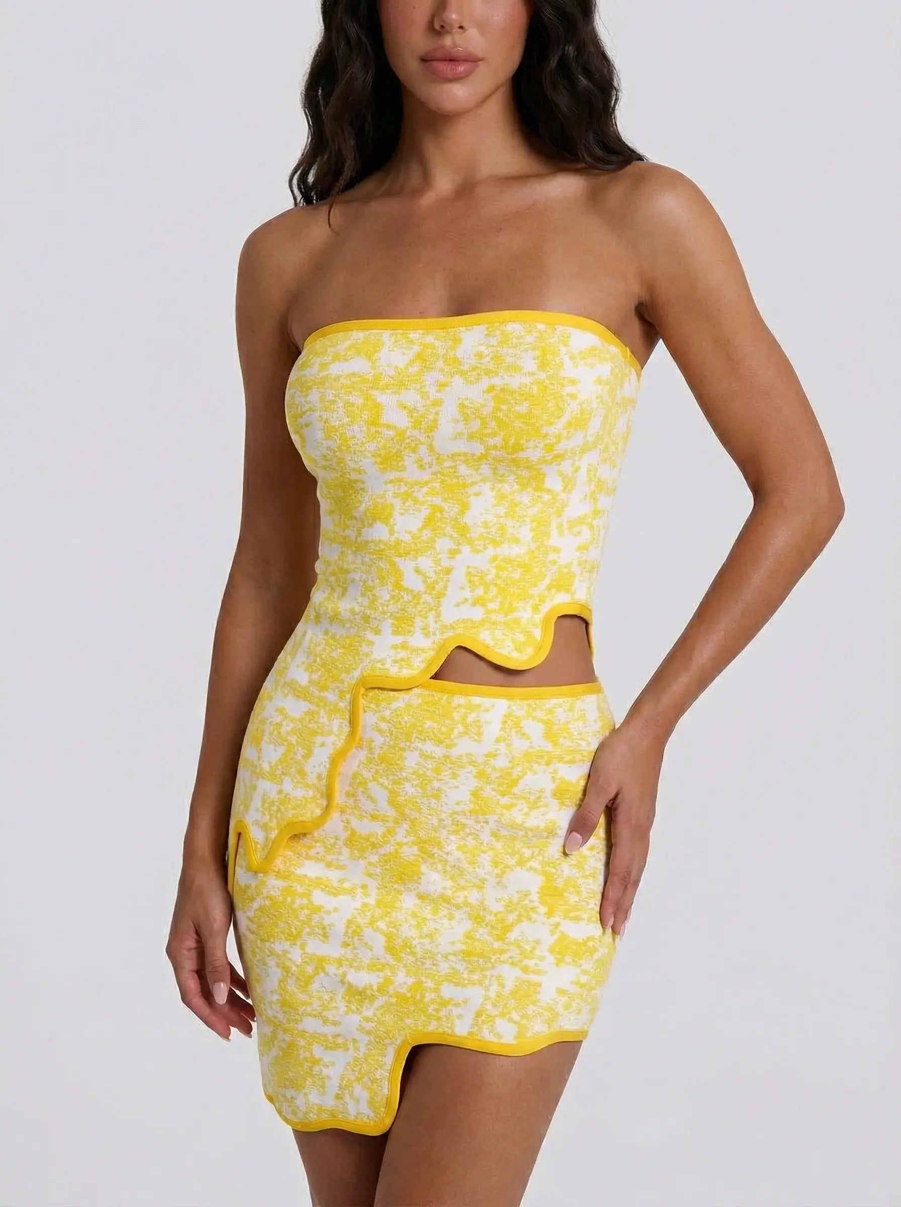 Close-up front view of yellow jacquard strapless bandeau top from the Citrus Bloom two-piece set by VeroMarka